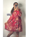 Robe plissée rouge à fleurs