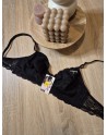 soutien-gorge en dentelle noir sans armature C